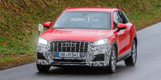 Audi SQ2 замечена на тестах в минимальном камуфляже | фото