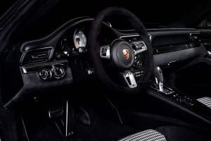 Фото салона Porsche 911 Targa 4 GTS. Тюнинг Mcchip-DKR