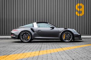 Чёрная Porsche 911 Targa 4 GTS. Тюнинг Mcchip-DKR