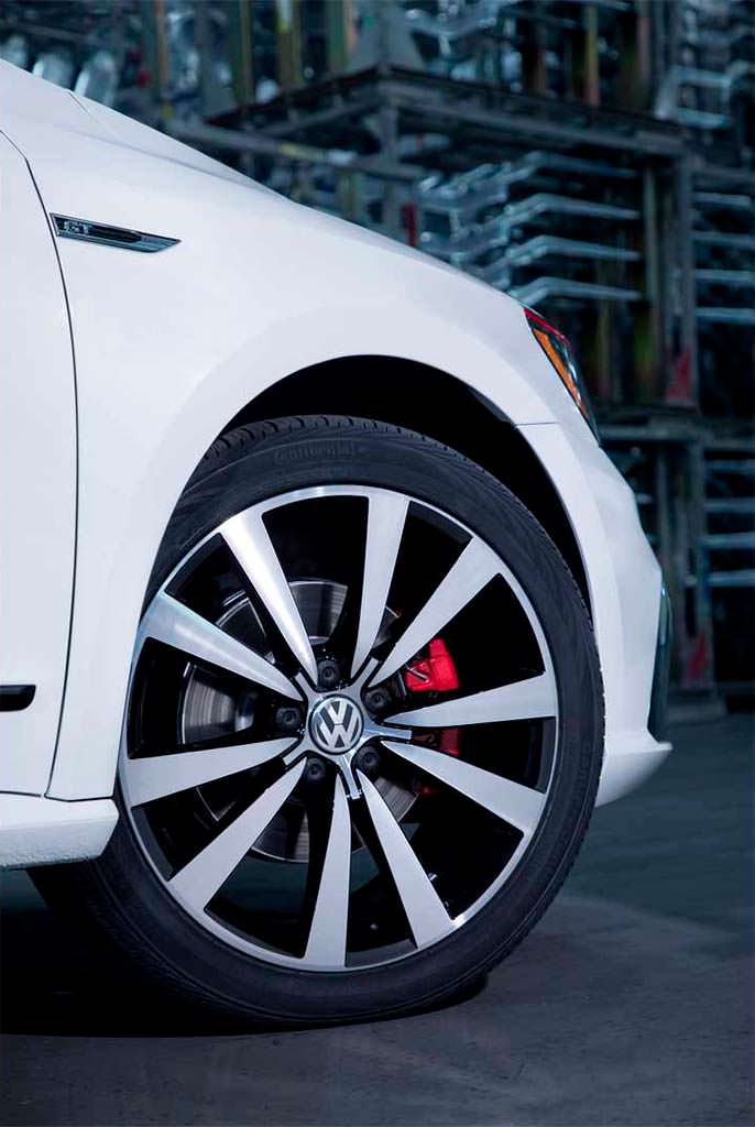 19-дюймовые колёса нового дизайна Volkswagen Passat GT 2018