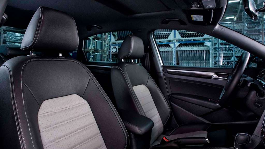 Сиденья из кожзаменителя Volkswagen Passat GT 2018