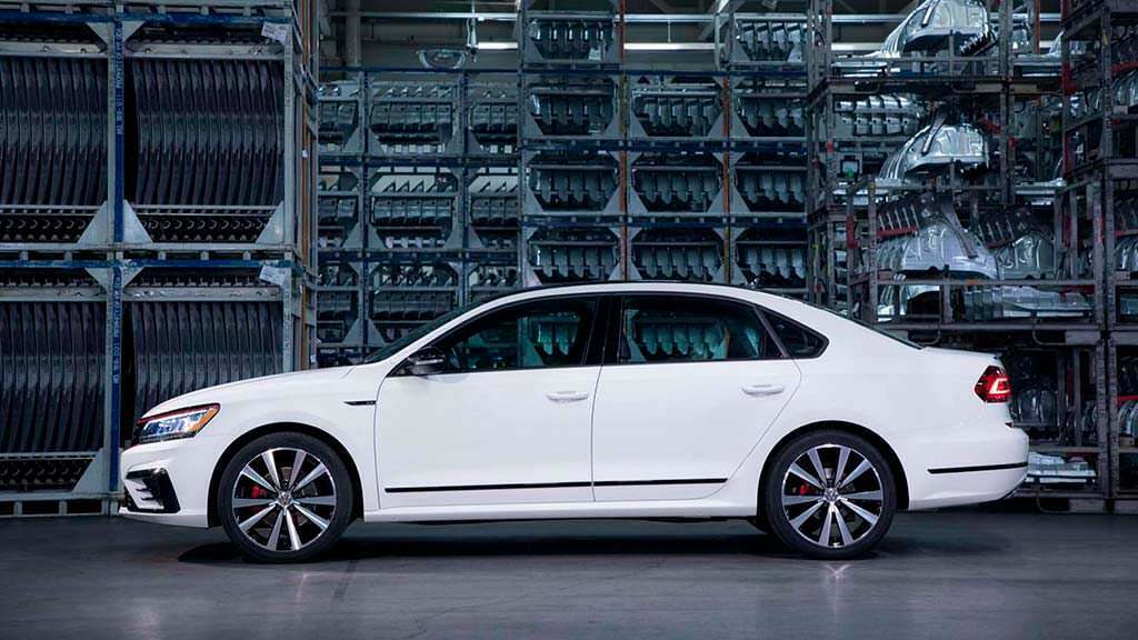 Спортивный седан Volkswagen Passat GT 2018
