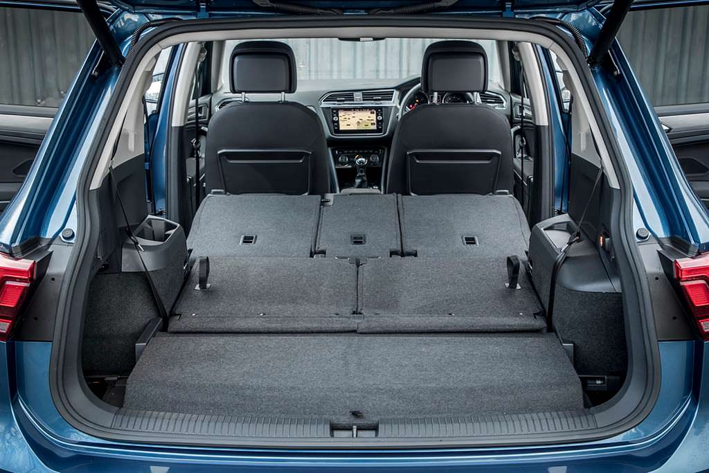 Volkswagen Tiguan багажник собака