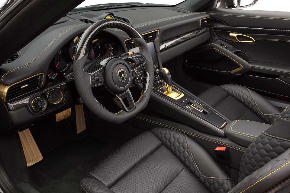Золото в салоне Porsche 911 Stinger GTR. Тюнинг от TopCar