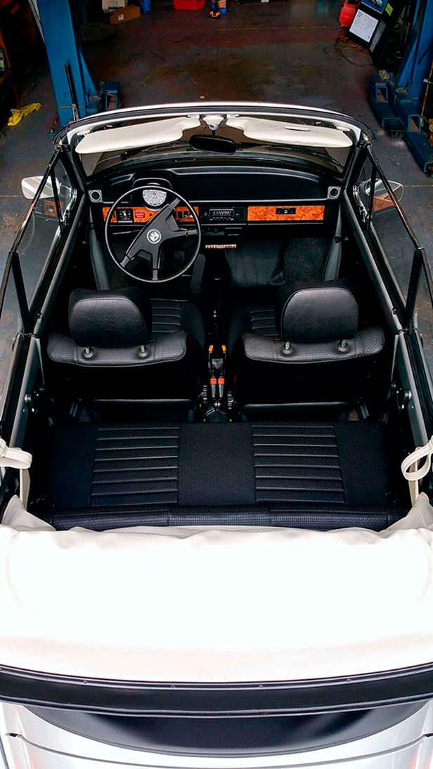 Фото салона Volkswagen Beetle Cabriolet 1979 года выпуска