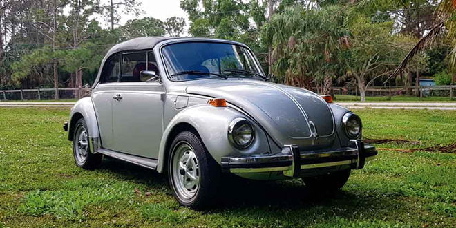 Классический VW Beetle продадут дороже нового VW Golf R
