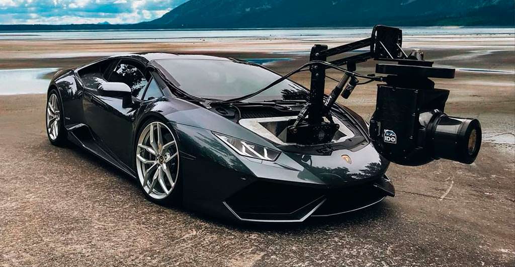 Lamborghini Huracam - самая быстрая камера на колесах в мире