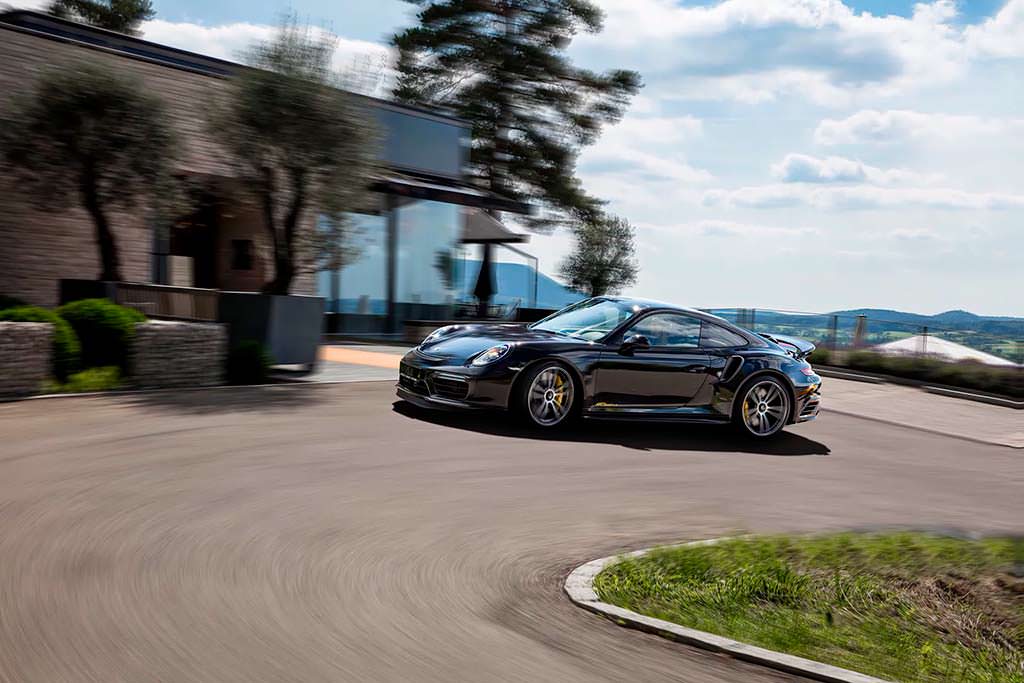 Porsche 911 Turbo S GTsport. Максимальная скорость 338 км/ч
