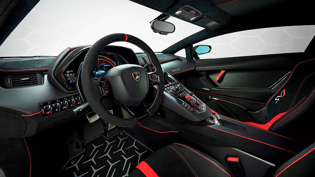 Фото внутри Lamborghini Aventador SVJ