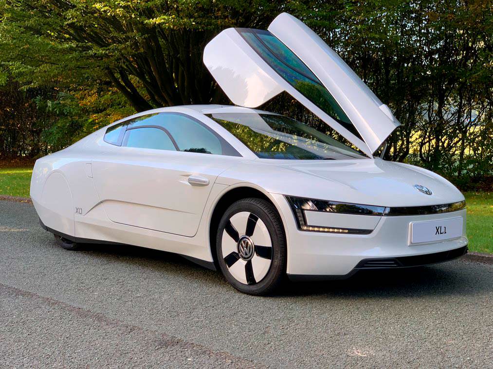 Volkswagen XL1 2015 года выпуска почти без пробега