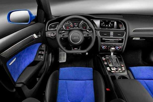 Интерьер Audi RS4 Nogaro
