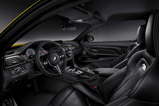 Фото внутри BMW M4 F82 Фото внутри BMW M4 F82