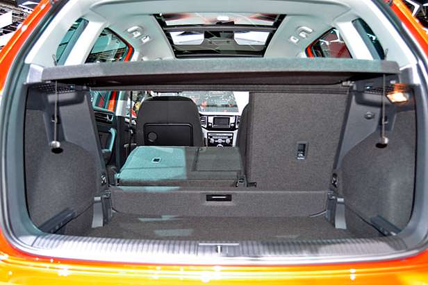 Складываемые задние сиденья VW Golf Sportsvan