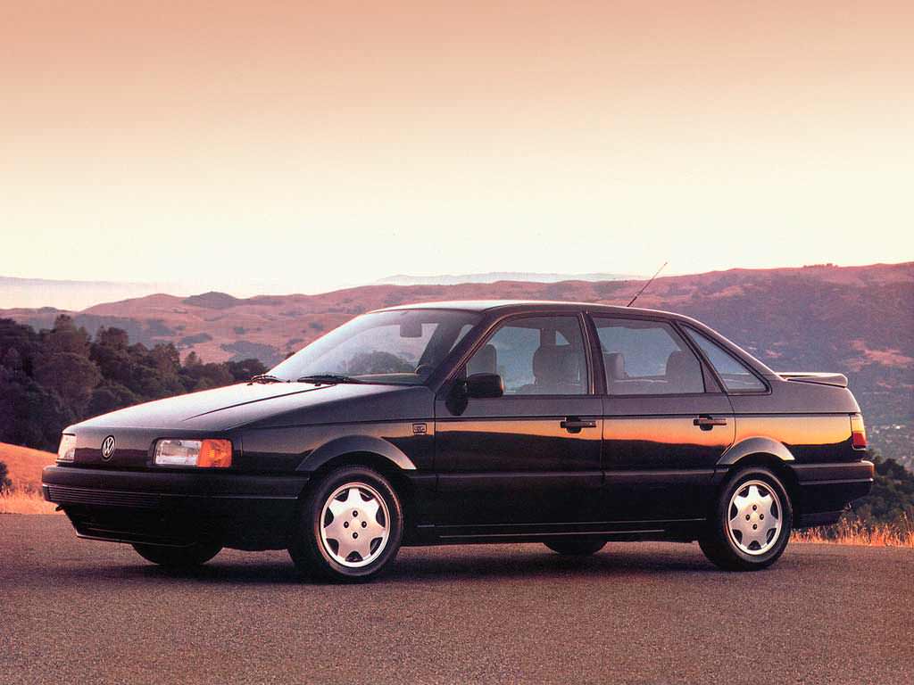 Новый Volkswagen Passat GL 1990. Цена в США $14 770 (с учётом инфляции $27 442,28)