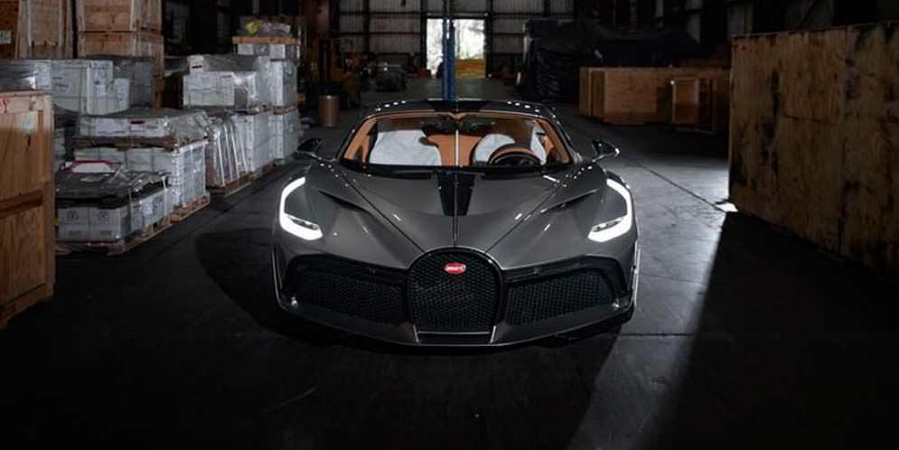 Первый Bugatti Divo прибыл в США | фото и видео распаковки