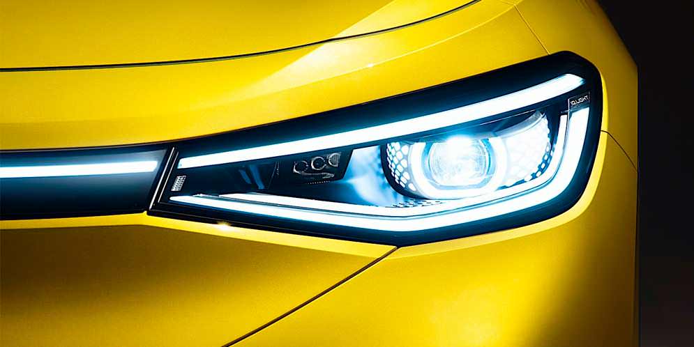 Volkswagen ID.4 показал свои фары и задние перед премьерой