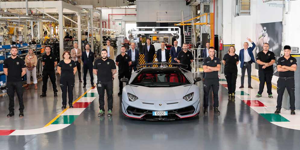 Производство Lamborghini: с конвейера сошёл 10 000-й Aventador