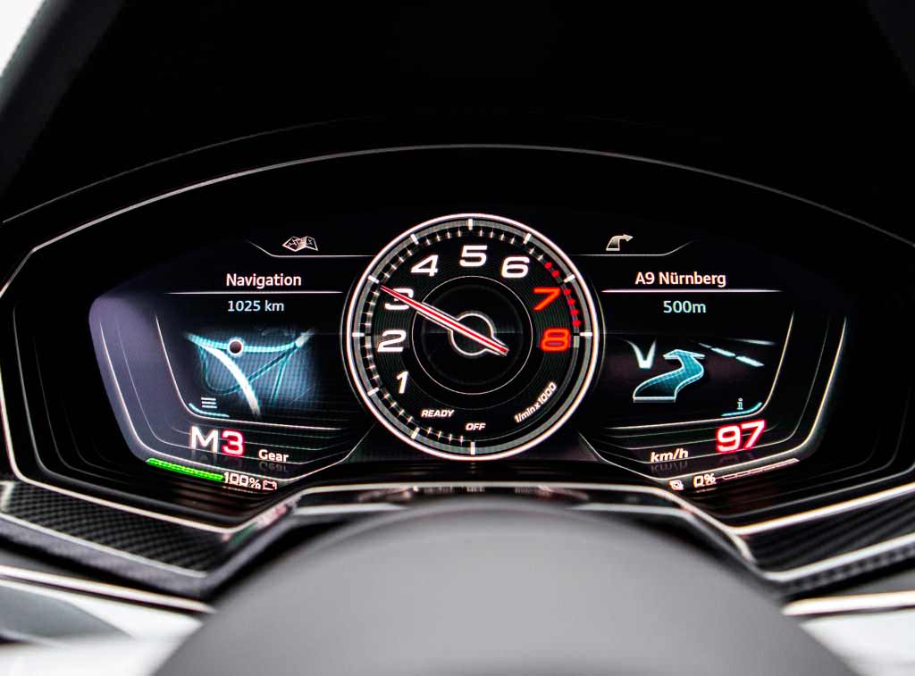 Трёхмерная приборная панель Audi Sport quattro laserlight 2014 года