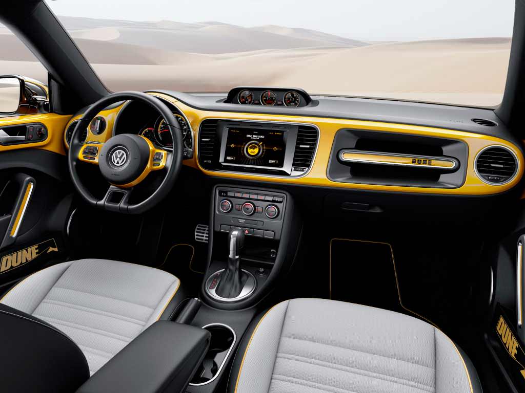 Фото салона VW Beetle Dune Concept 2014 года