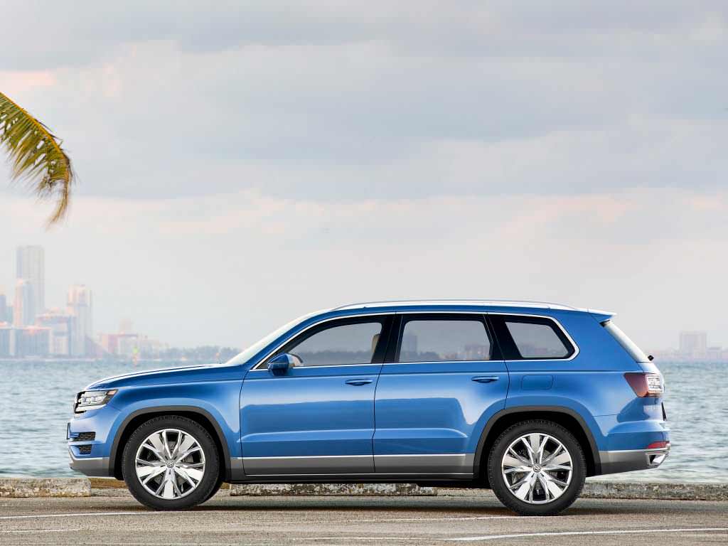 Большой внедорожник Volkswagen CrossBlue Concept. 2013 год