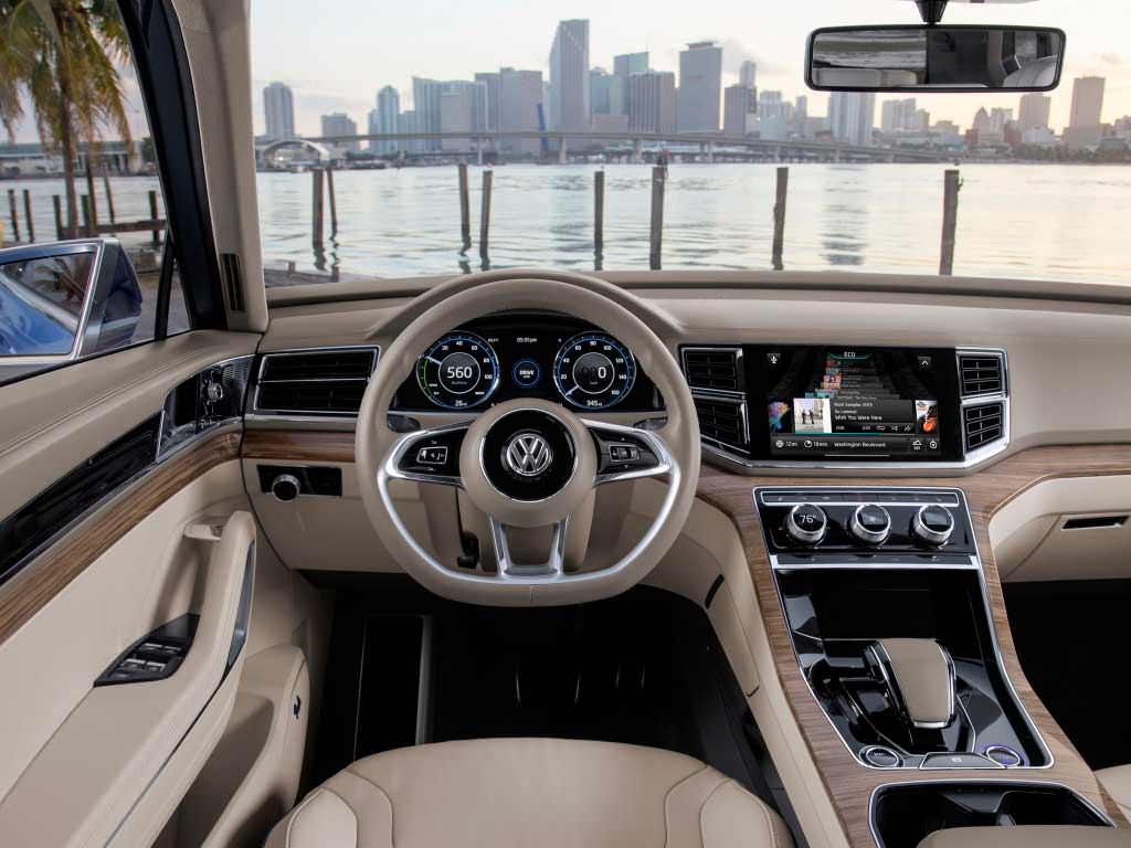 Фото салона Volkswagen CrossBlue Concept