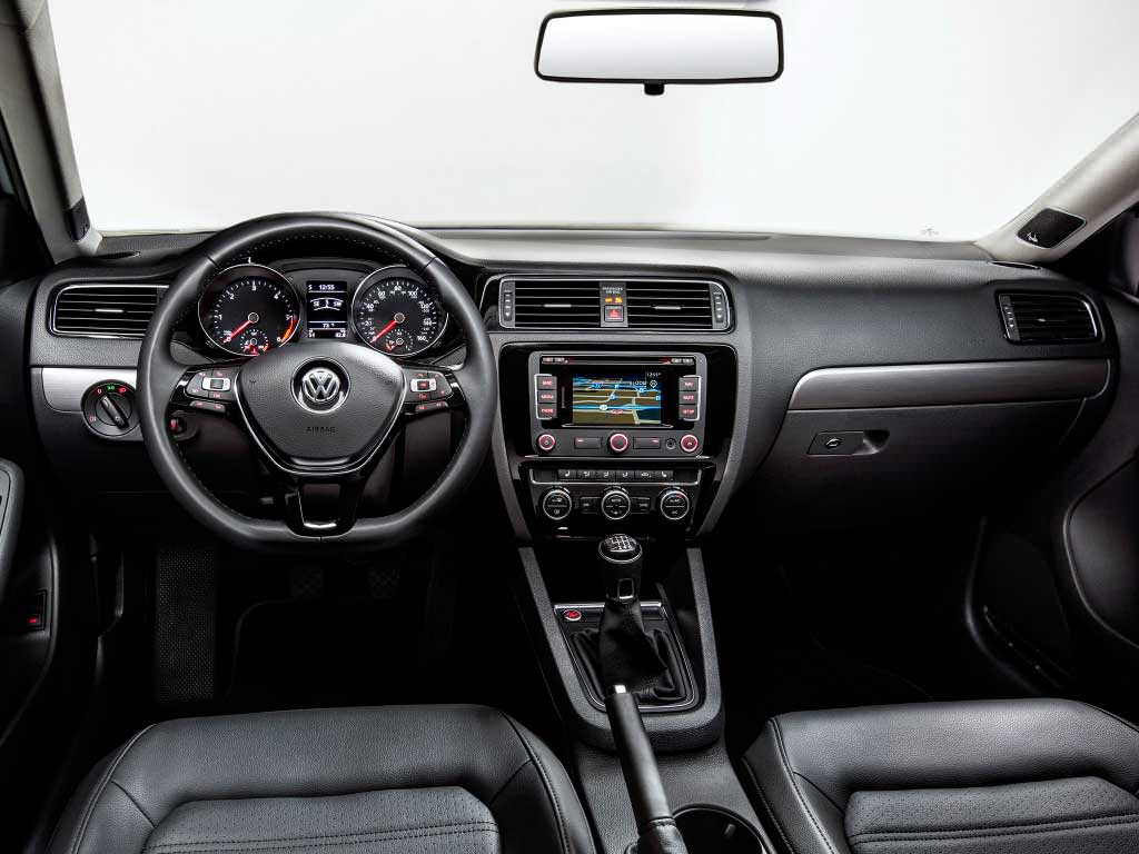 Фото салона Volkswagen Jetta 2015 года