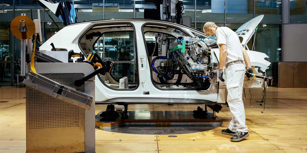 Volkswagen сократит 4 000 рабочих на семи заводах в Германии