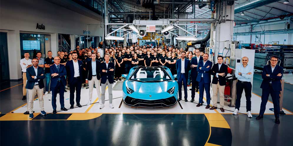 Останній Lamborghini Aventador зійшов з конвеєра з рахунком 11 465 од.