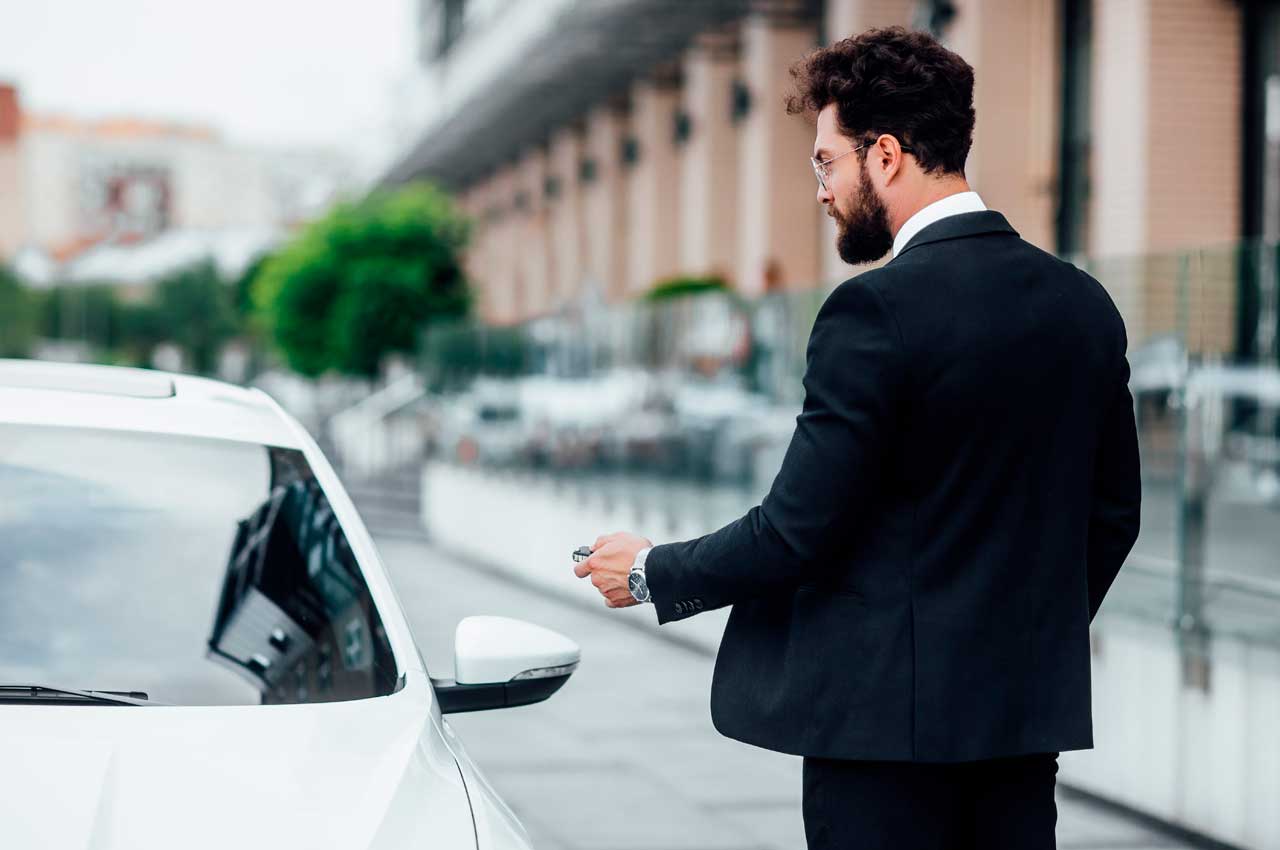 Услуга аварийного открытия автомобиля. Когда она необходима