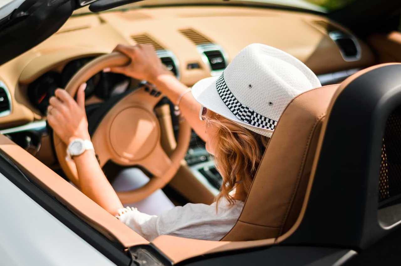 Зберігти чистоту та освіжити інтер'єр: переваги чохлів на сидіння авто