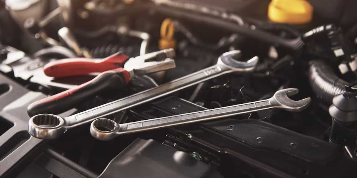 Какой инструмент стоит иметь дома в гараже. ТОП-10