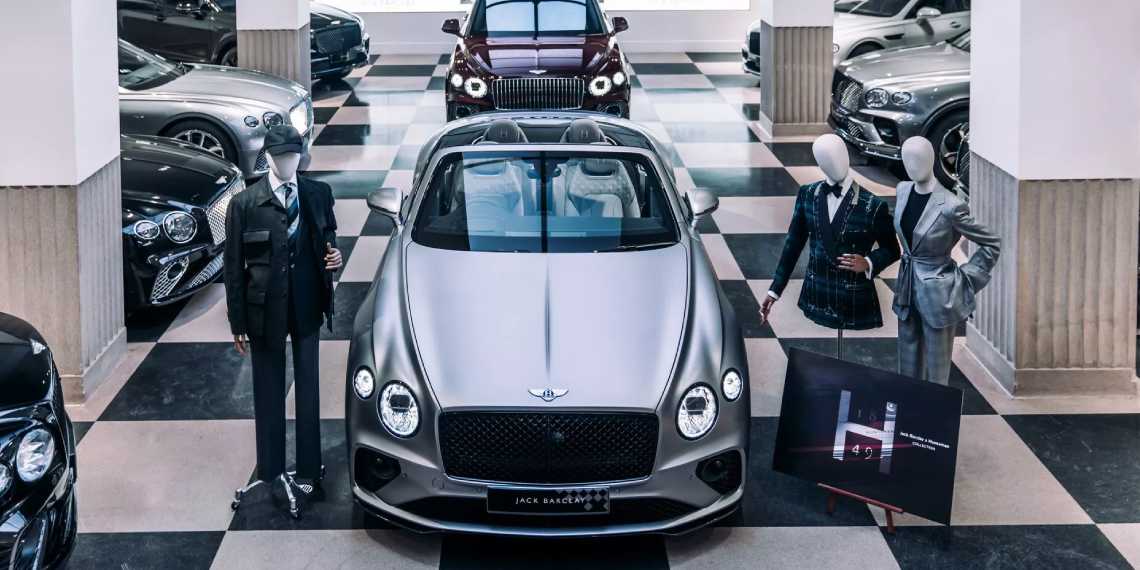 Bentley випустив особливі Bentayga та Continental GT в твіді від Huntsman