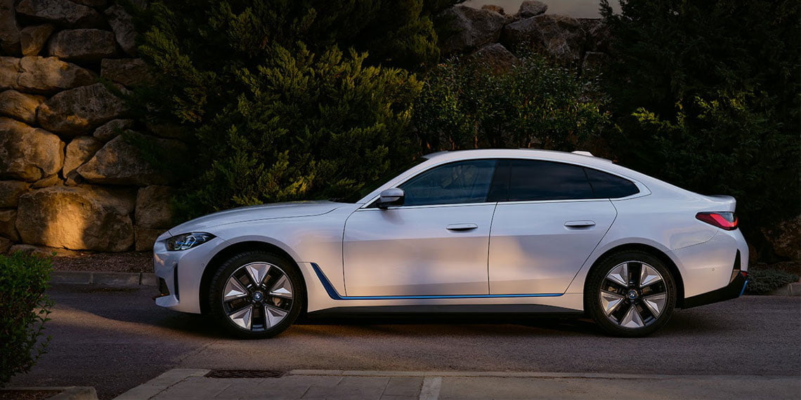 BMW i4: Зарядна інфраструктура та підтримка власників