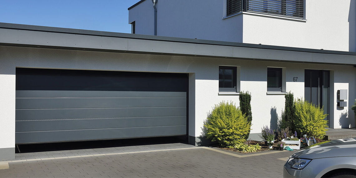 Секционные Гаражные Ворота для Частного Дома: Полное Руководство по Выбору