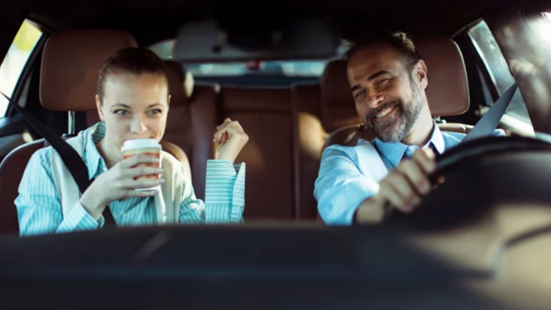 Аренда машины среднего класса: удобство в поездках без чрезмерных вложений