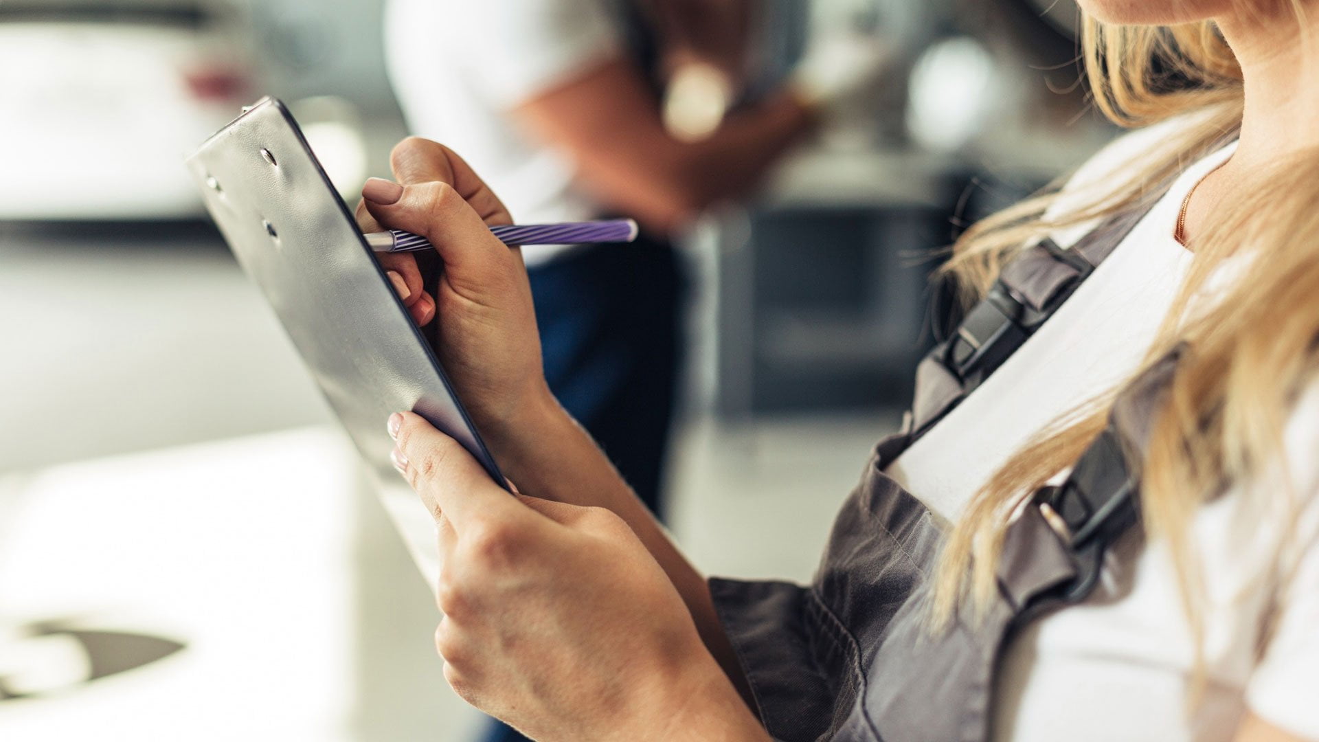 Проверка авто по номеру СТС. Когда её делать и что можно узнать