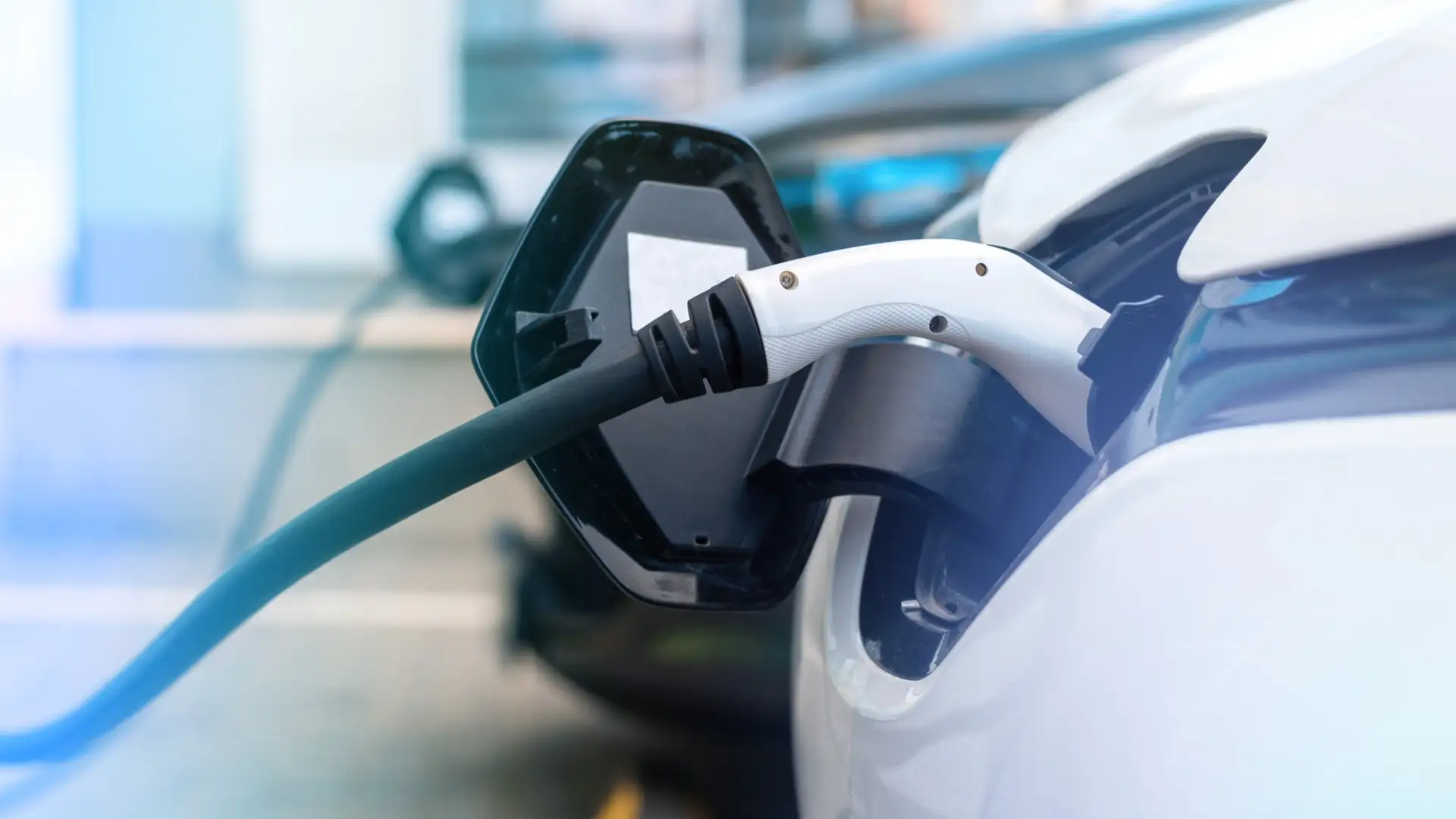 Коммерческие зарядные станции для электромобилей: универсальное решение под ключ