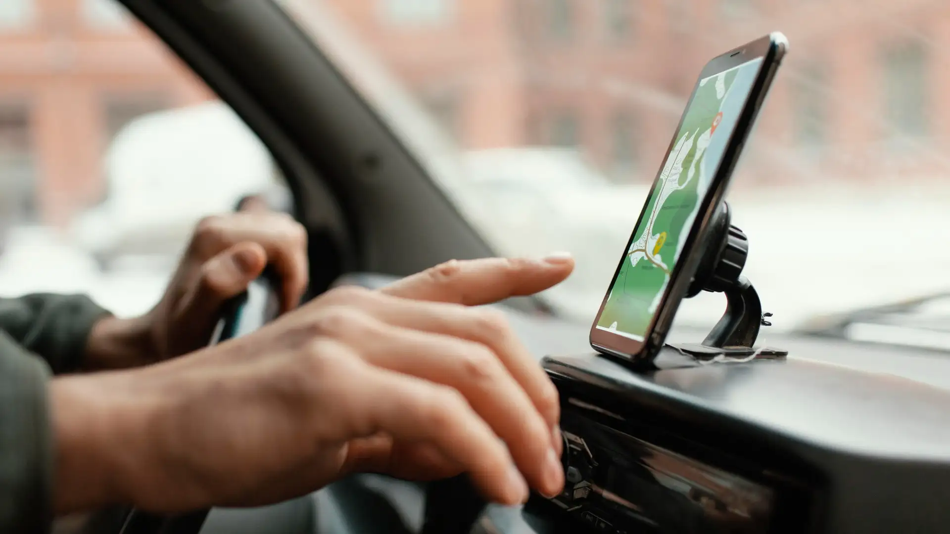 Самые полезные аксессуары для мобильных устройств в дороге, ТОП-5