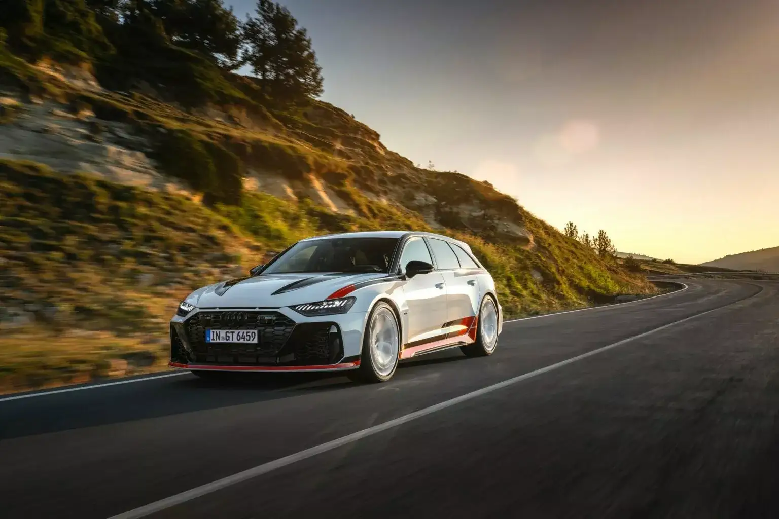 Супер-універсал Audi RS6 Avant GT вийшов серійно. Потужність 630 к.с.