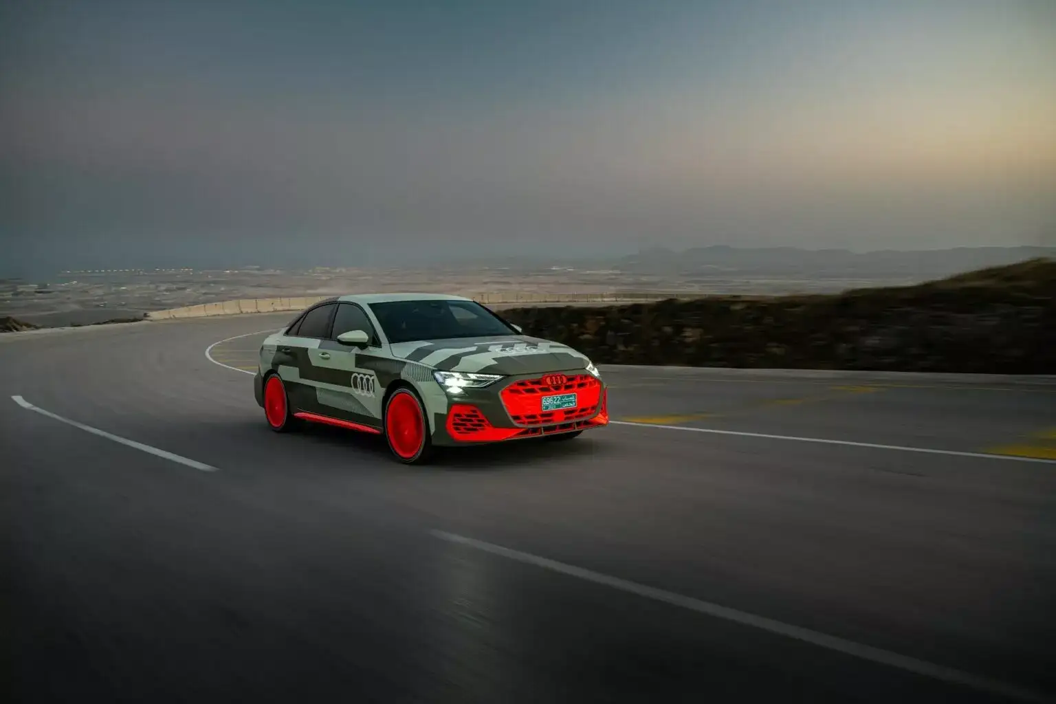 Audi S3 в камуфляжі дає підказки на зміни в рестайлінгу 2025 року