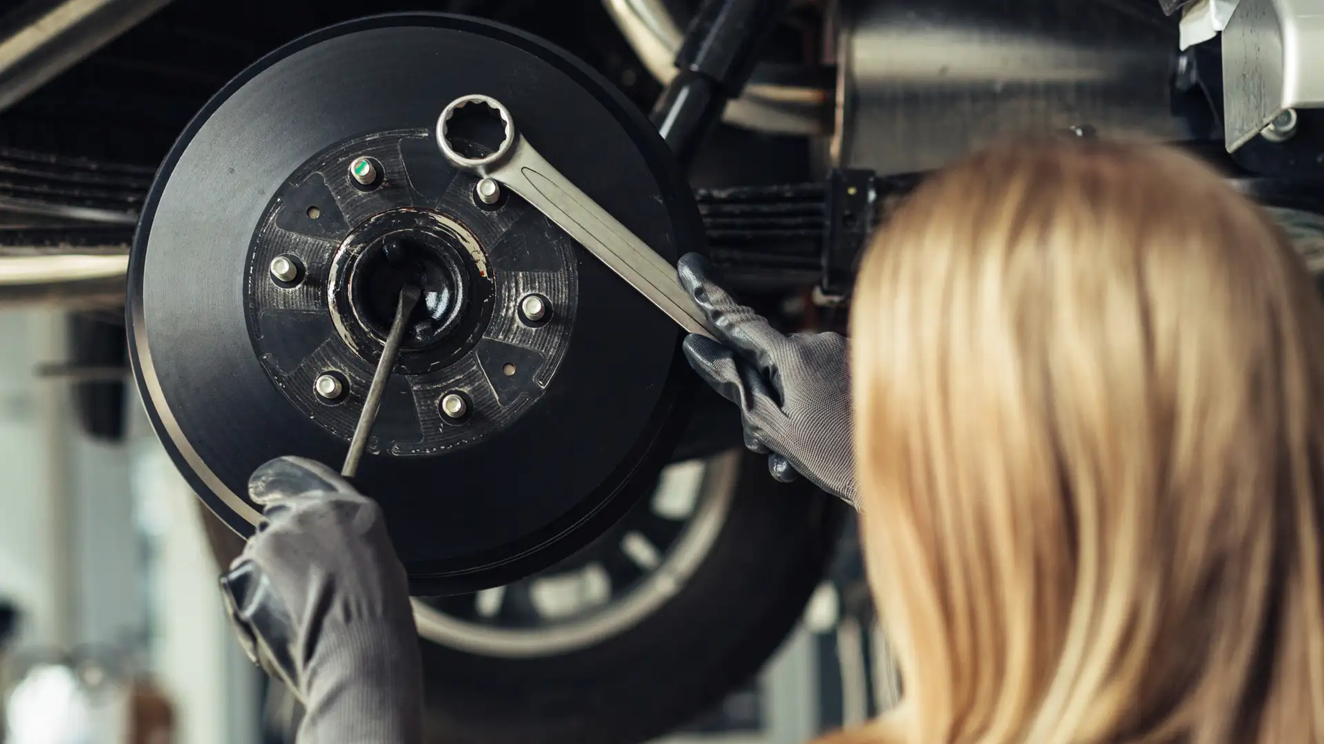 Обслуживание тормозной системы на VW Golf и Passat. Как часто менять колодки