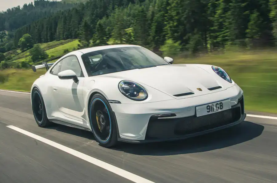 Porsche 911 GT3: Інноваційні технології та екстремальна продуктивність