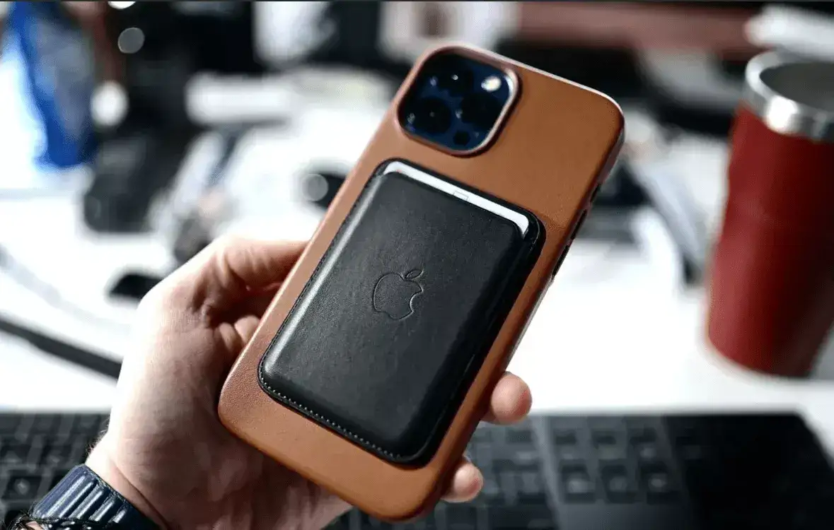 Правда ли, что банковская карта может размагнититься под чехлом смартфона?