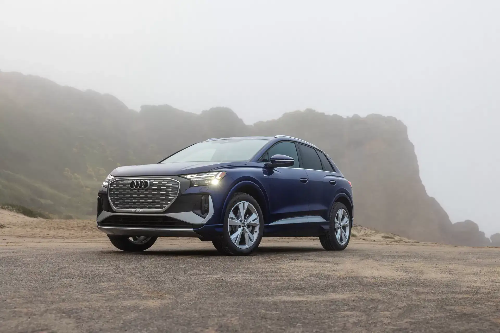 Новая Audi Q4 55 e-Tron приходит на смену версии 50, прибавив мощности