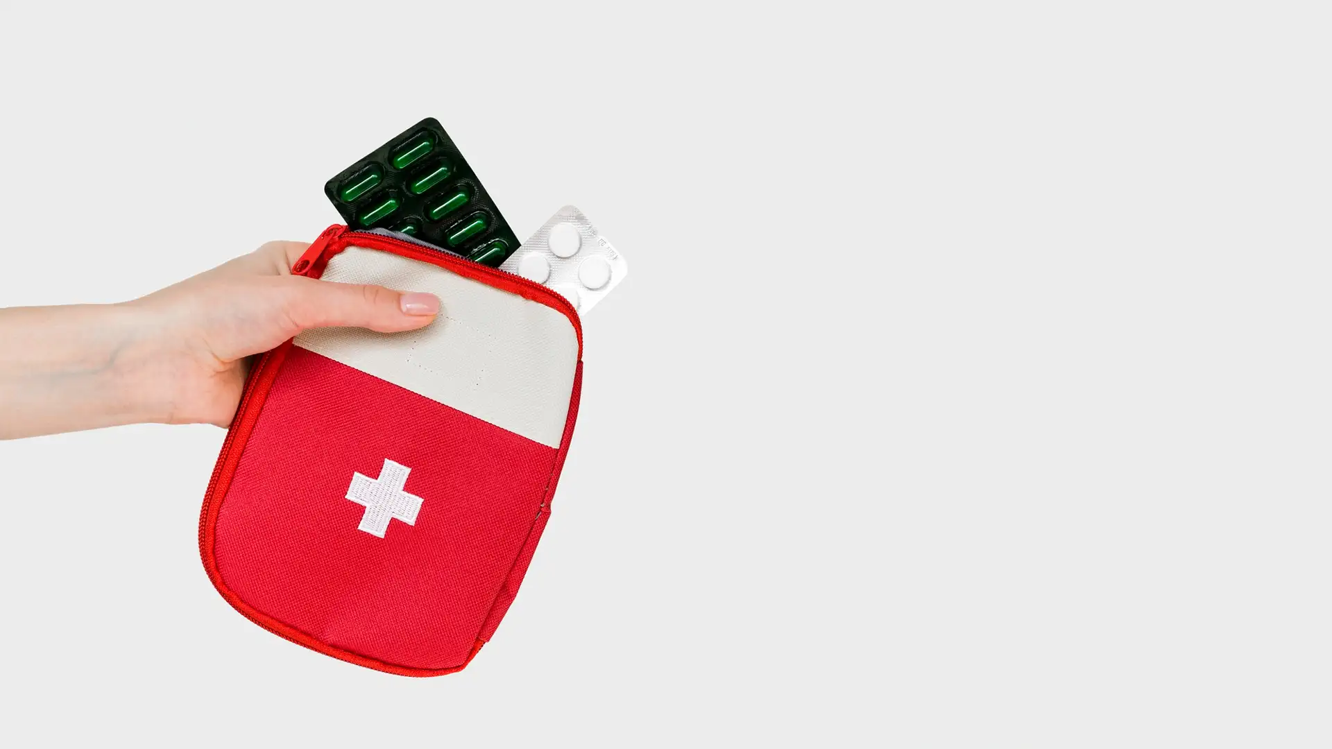 Автомобильная аптечка – что входит в комплект и какую купить