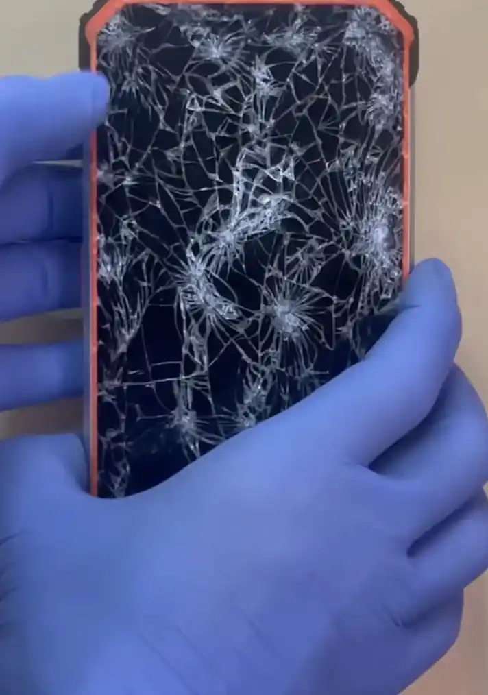 Реальний приклад розбитого екрану Blackview BV7100