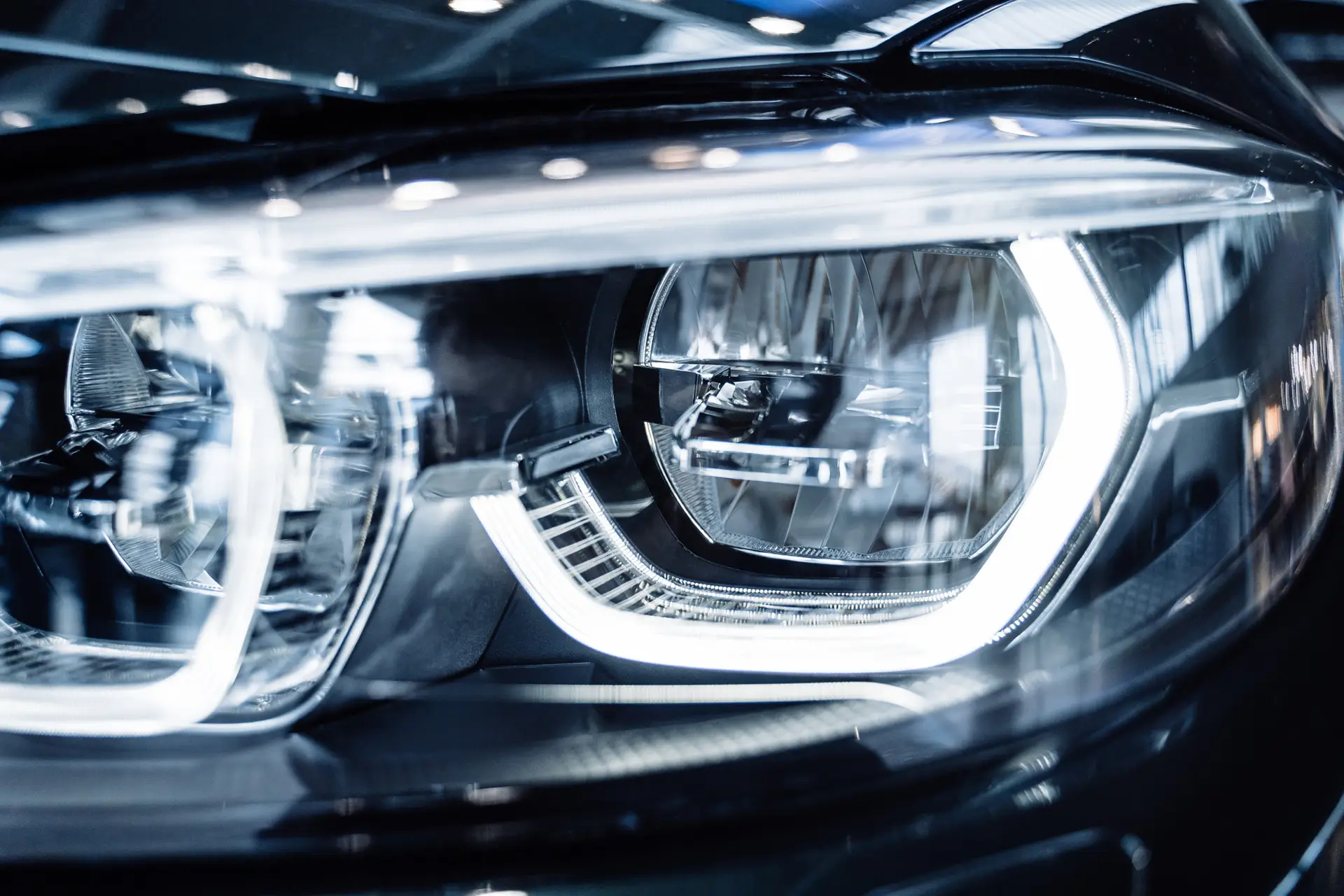 LED і матричні фари: чому за одну перегорілу секцію просять як за пів фари